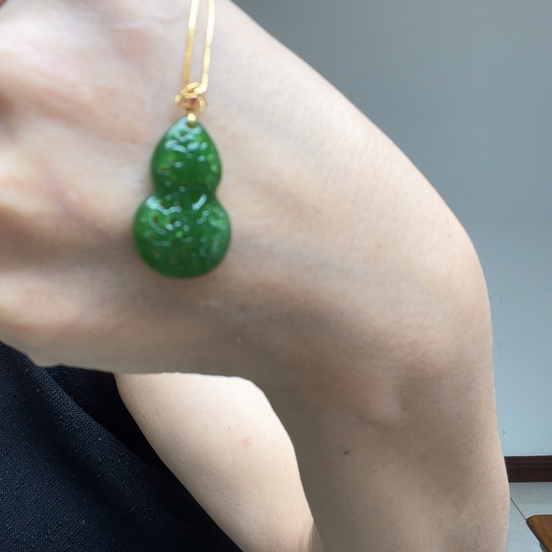 和田玉颈饰18K金镶嵌