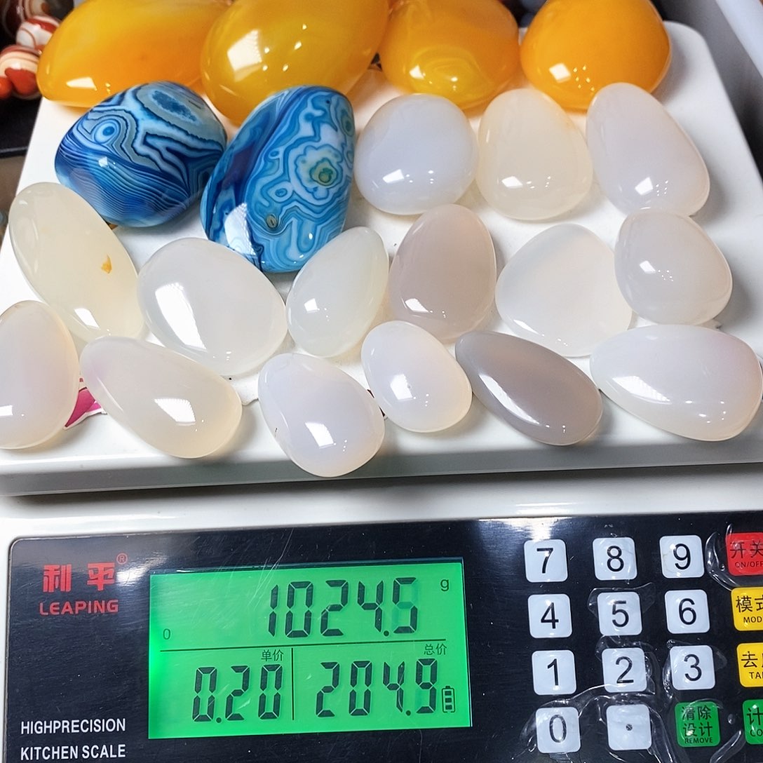 未镶嵌两毛玛瑙/玉髓清**月