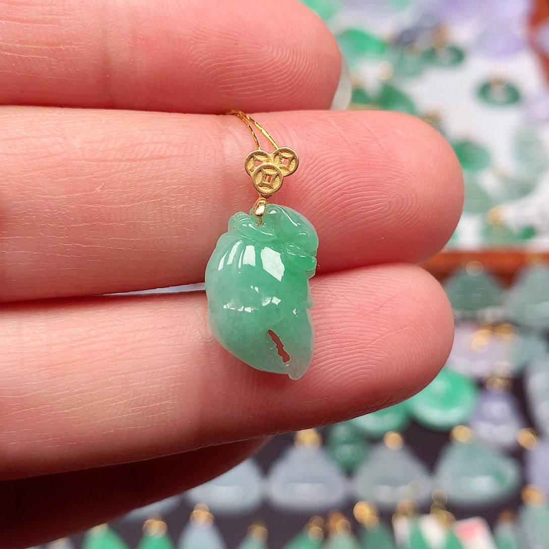 翡翠颈饰18K金镶嵌天然翡翠A货