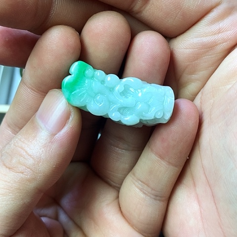 诗***彻翡翠未镶嵌颈饰天然