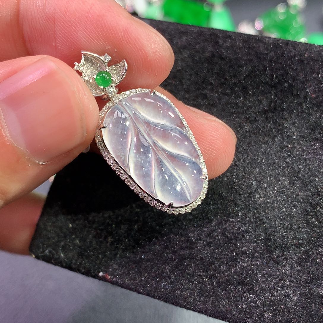 翡翠吊坠(赠链)18K金镶嵌