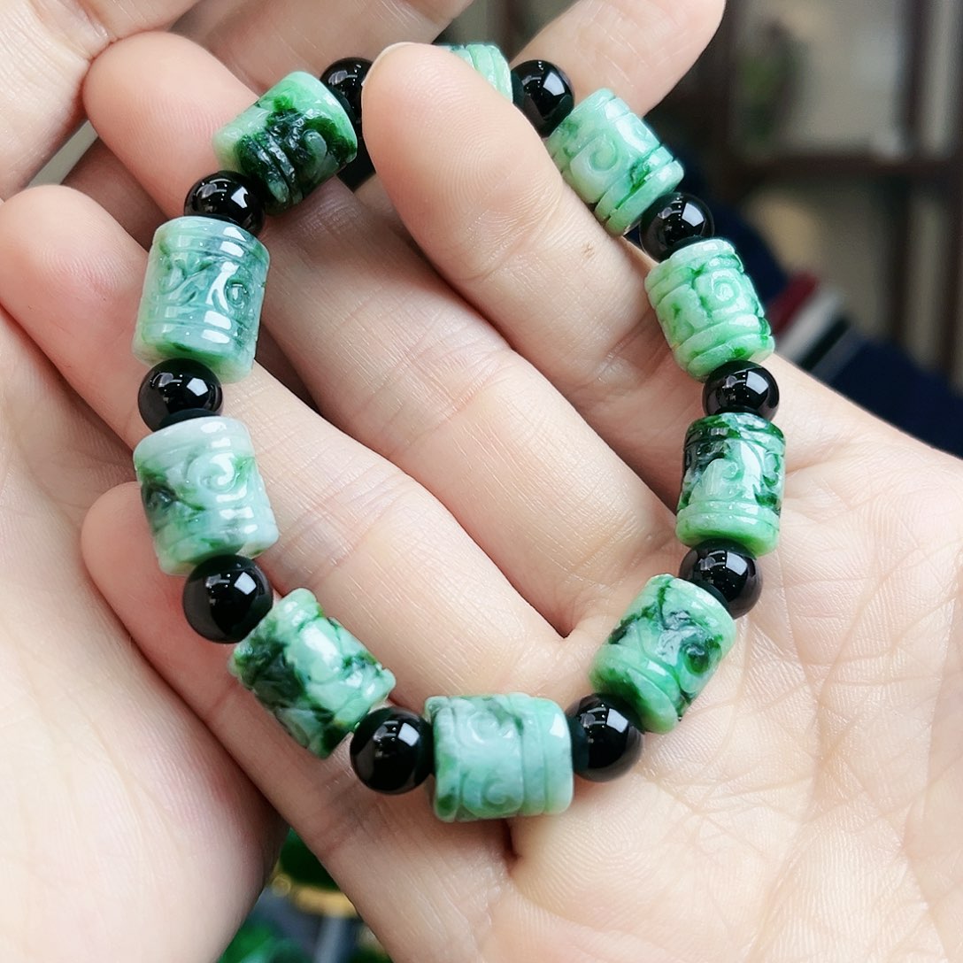 翡翠颈饰未镶嵌手链