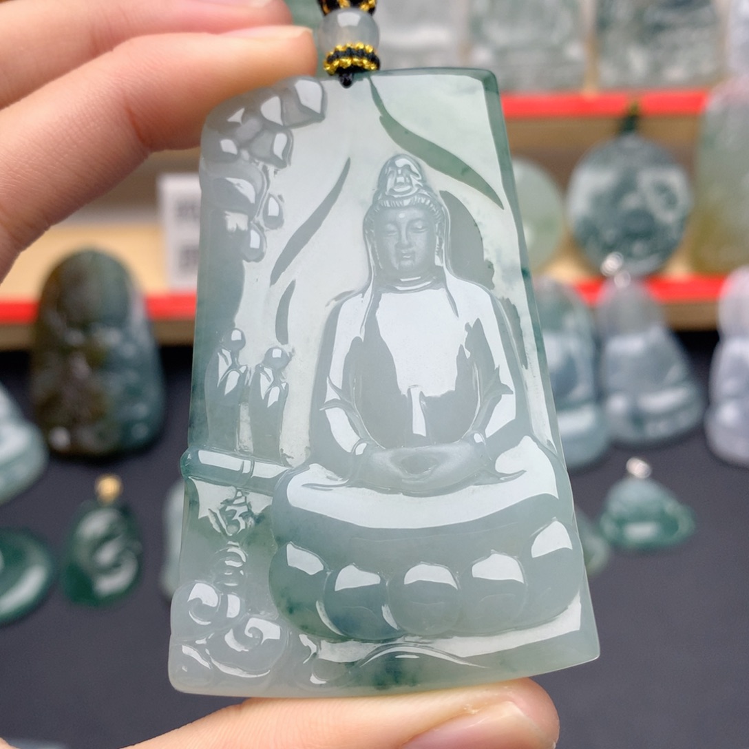 翡翠未镶嵌颈饰素衣