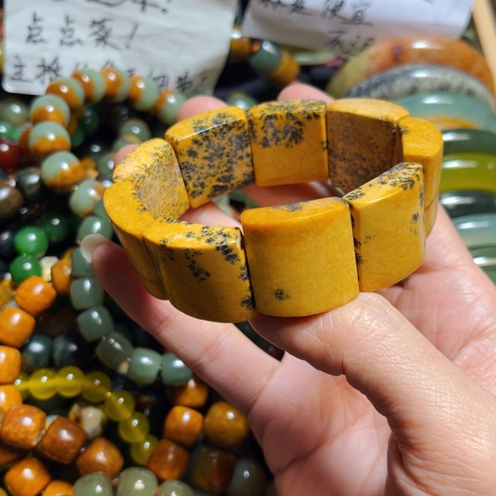 岫岩河磨玉（透闪石质玉）手链未镶嵌