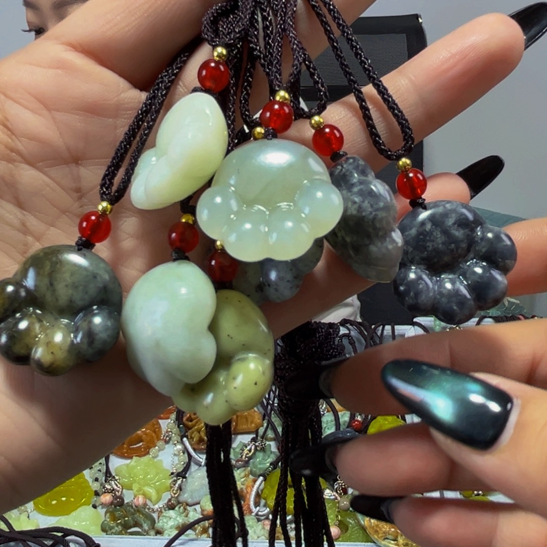 蛇纹石玉未镶嵌颈饰多样性发一个