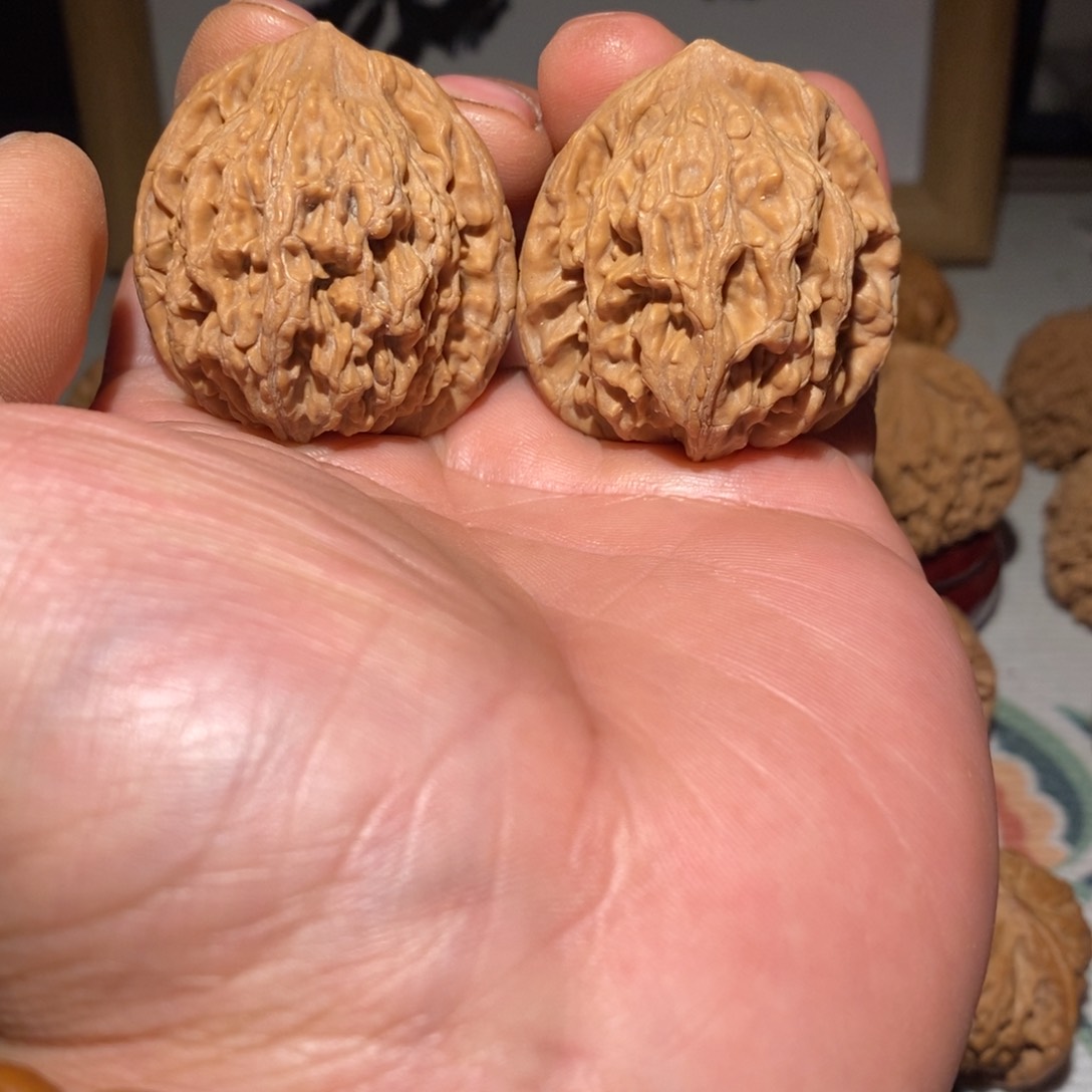 文玩核桃把件39尺麦穗虎头