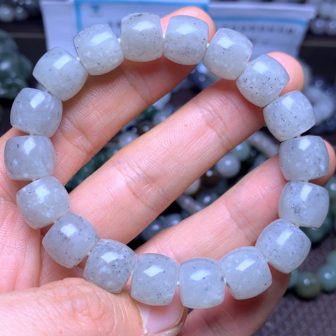 和田玉未镶嵌手串