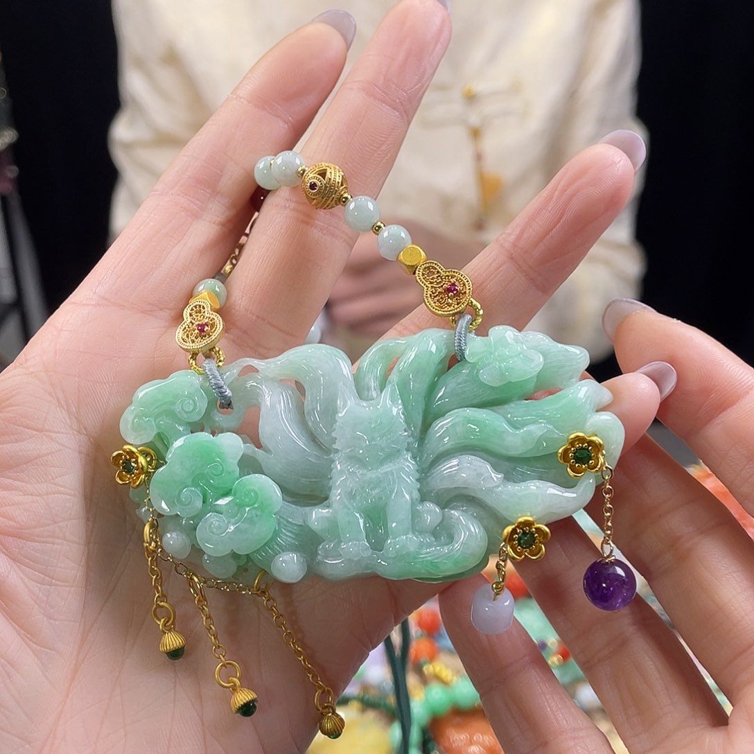 翡翠颈饰未镶嵌代编织