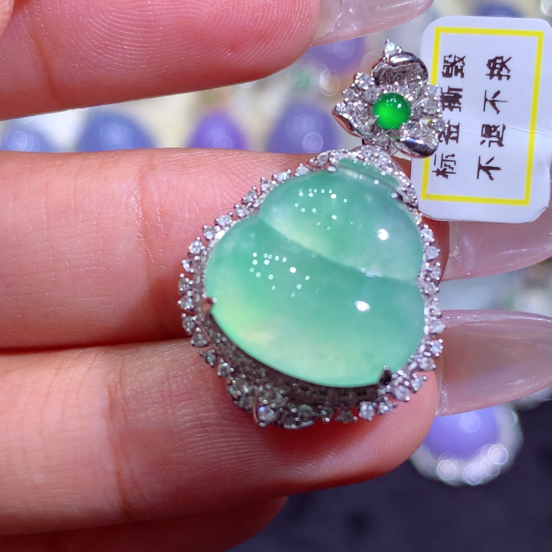 吊坠(不含链)18K金镶嵌翡翠