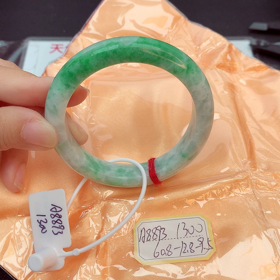 翡翠未镶嵌手镯缅甸翡翠