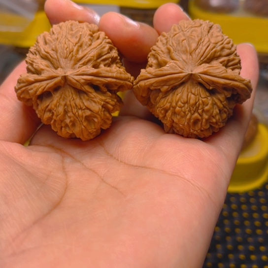 吊坠文玩核桃白狮