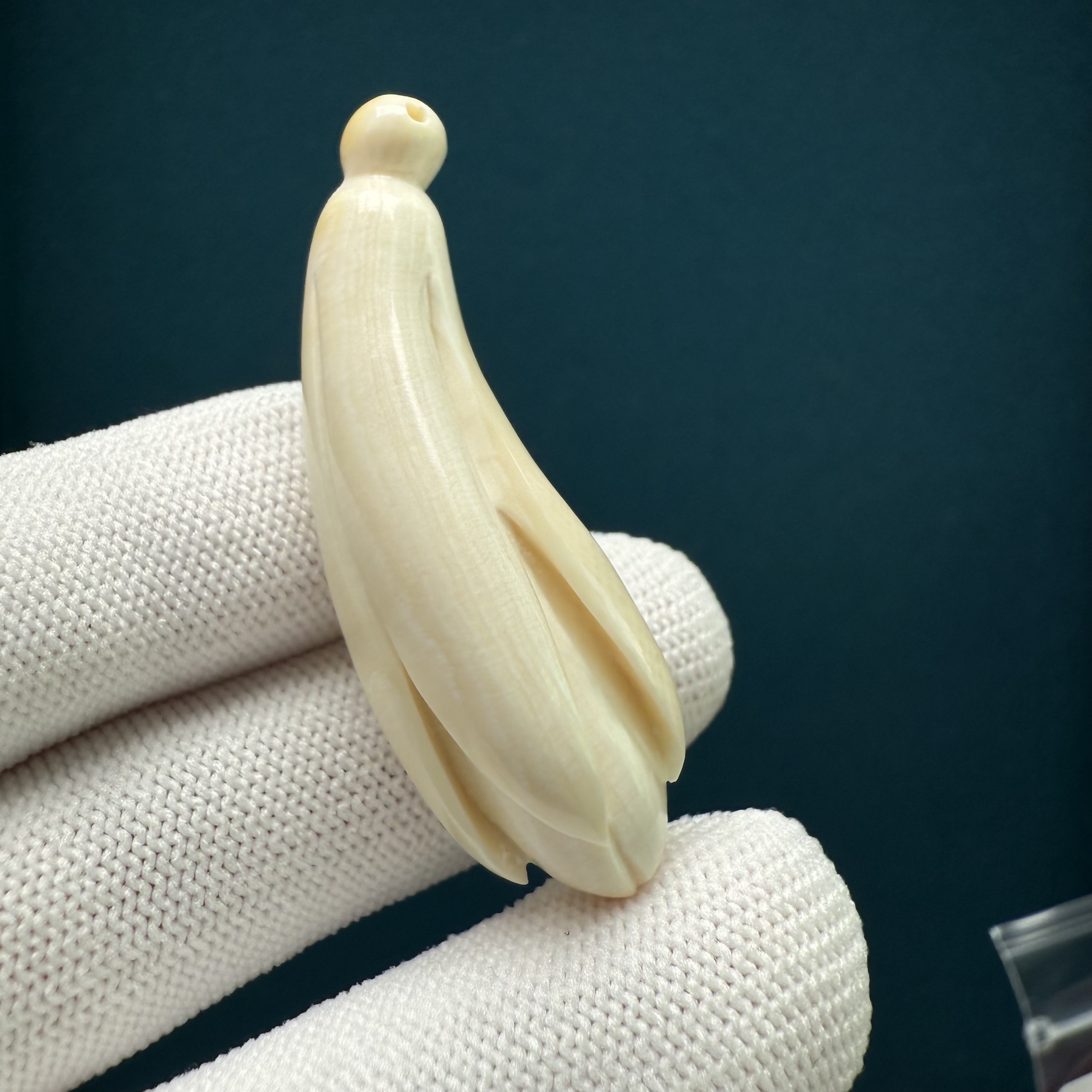 J67-57天然猛犸牙玉兰花17*50.7mm支持鉴定假一罚十