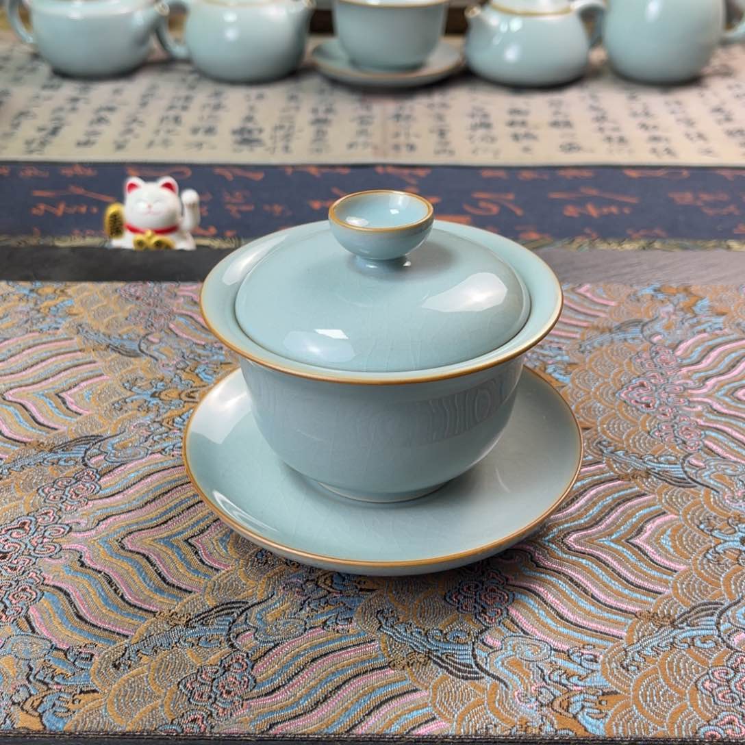 倦**眠天青色元宝支钉盖碗