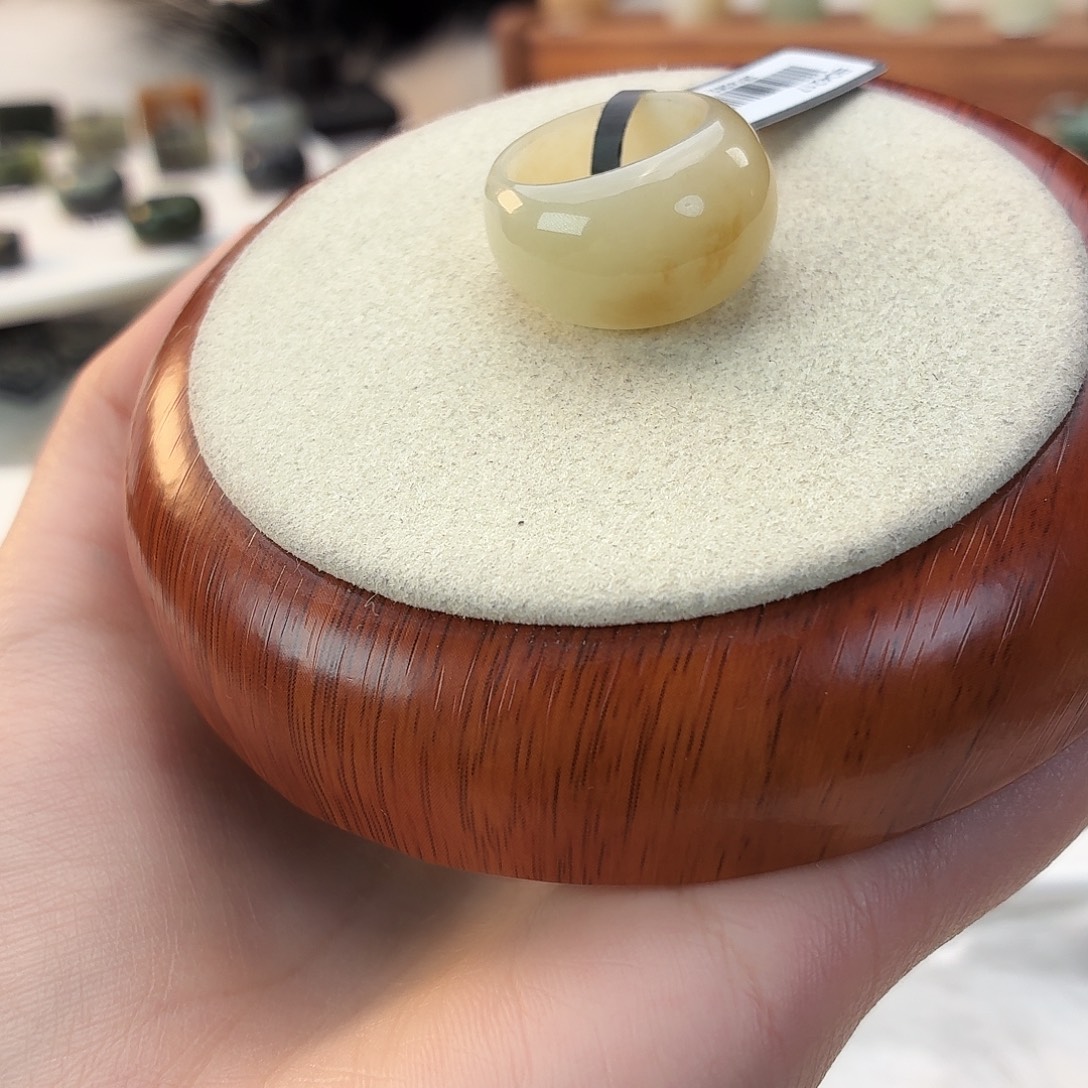 和田玉未镶嵌戒指飘糖馒头17.43mmj53