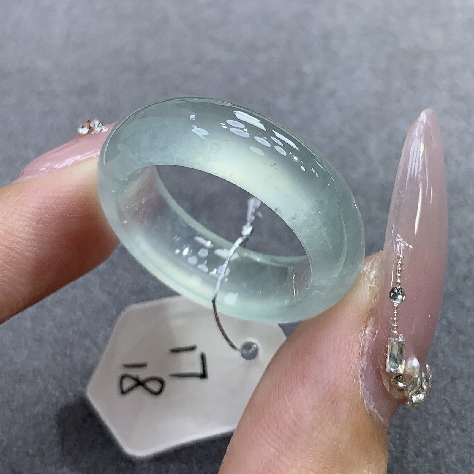17-18圈。缅甸天然翡翠 高冰宽版厚装翡翠戒圈尺寸18.3-7.3-4.6mm