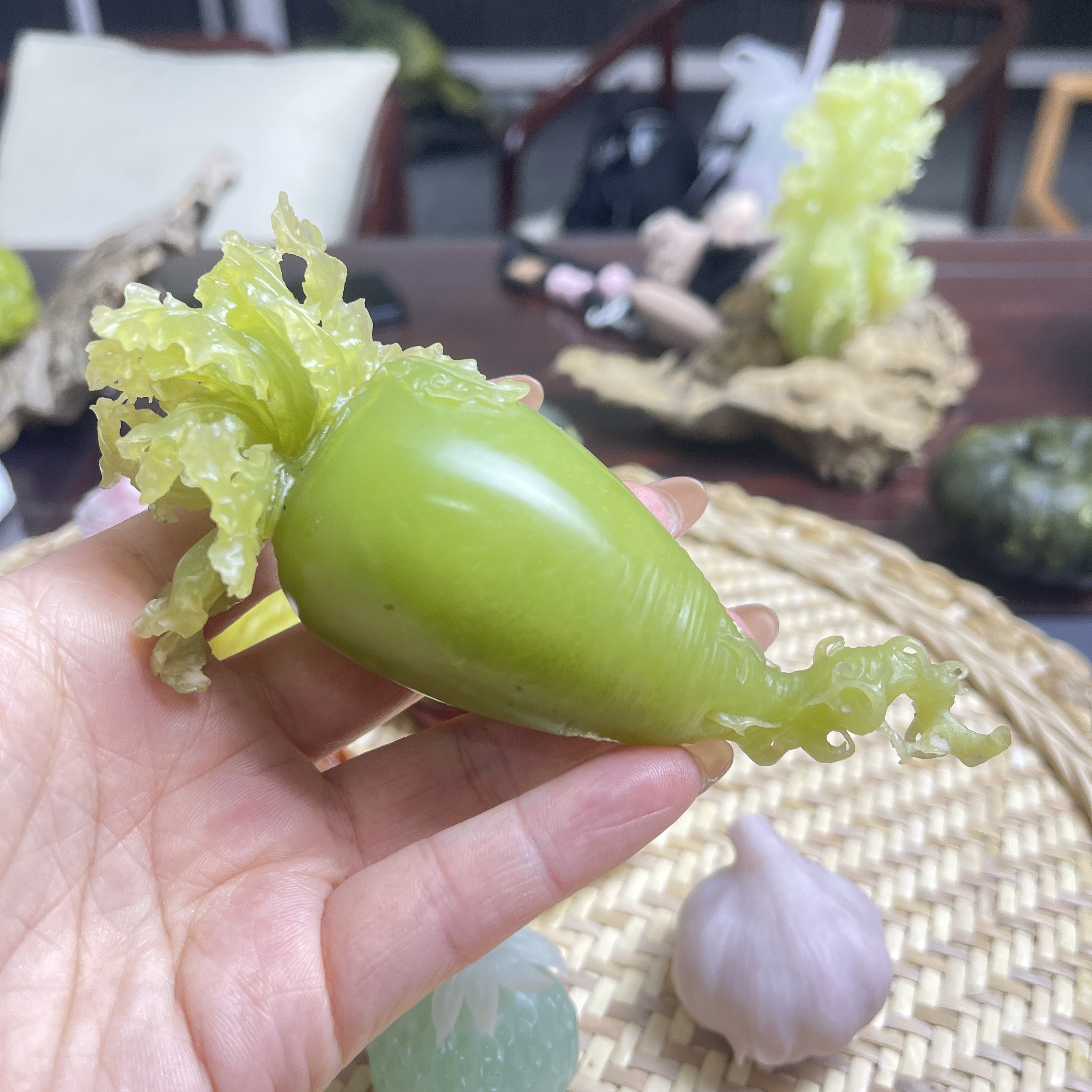 岫玉萝卜小摆件 