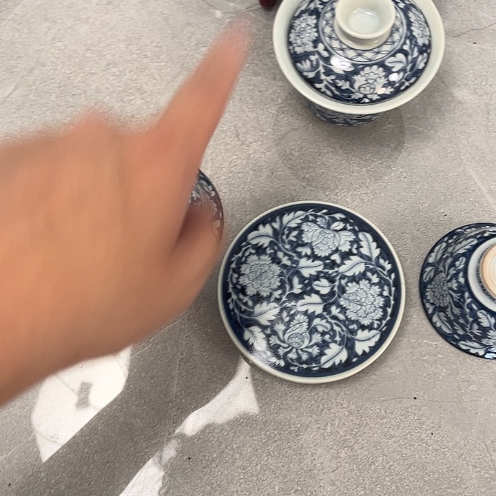 瓷片?**安景德镇青花国色天香主人杯