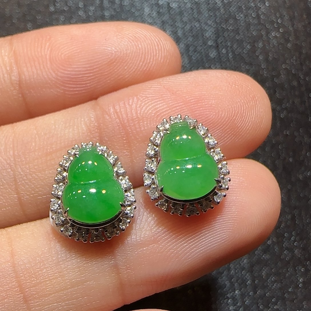 翡翠18K金镶嵌耳钉葫芦