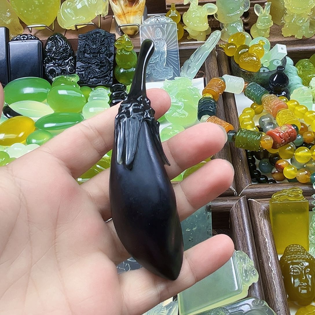 浅****岫玉未镶嵌吊坠(不含链)