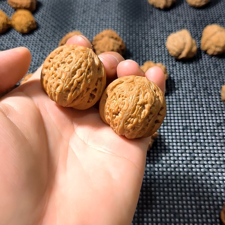 吊坠桃核文玩核桃  铁锤妹妹