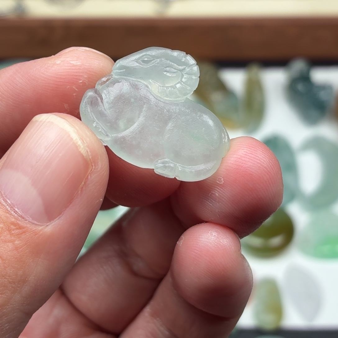 爱***子定制翡翠未镶嵌羊