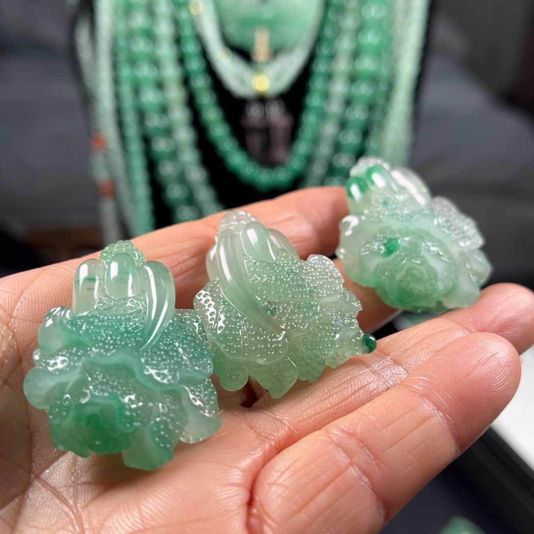 石英质玉吊坠(不含链)合金