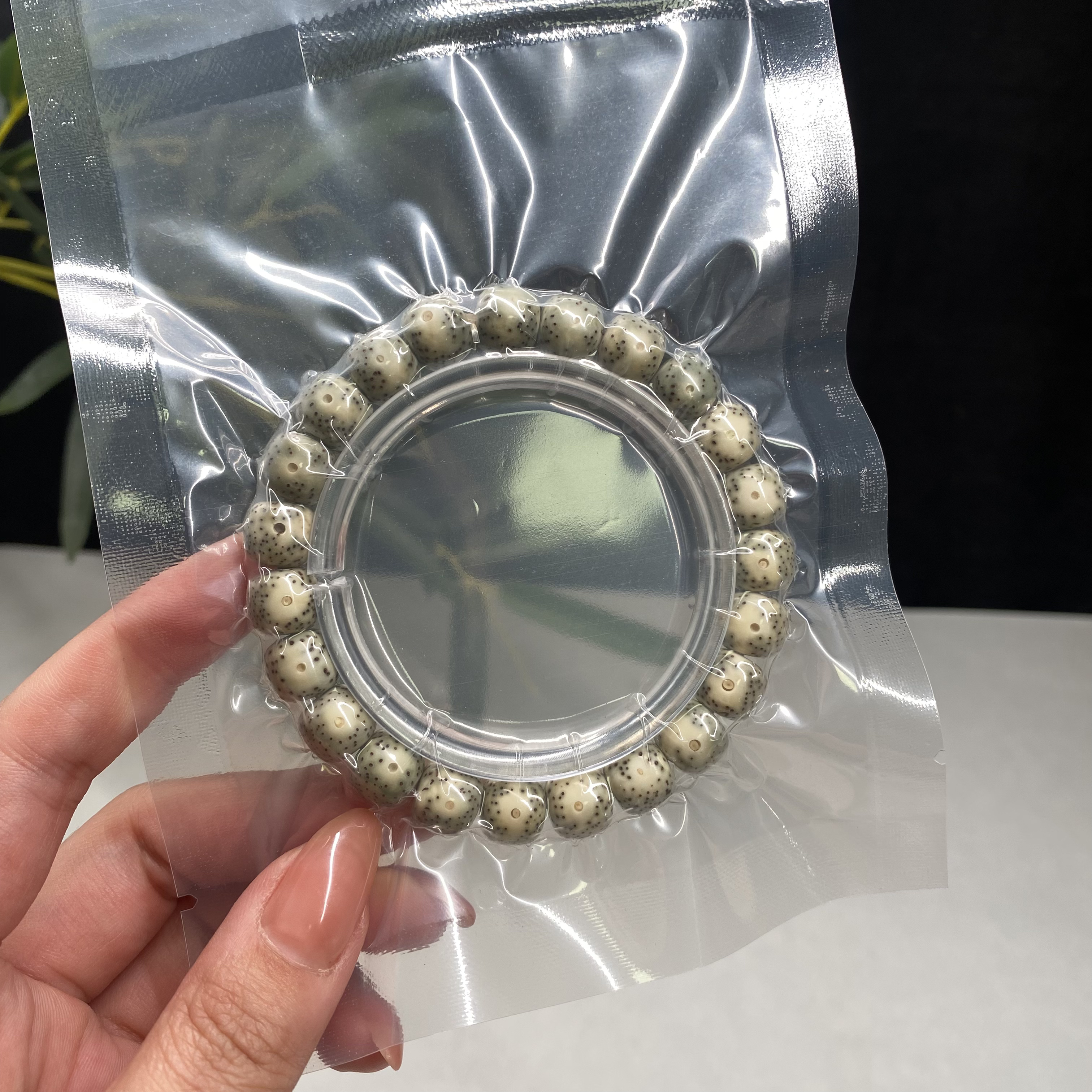 海南星月菩提原生态同枝果单圈手串尺寸随机发货