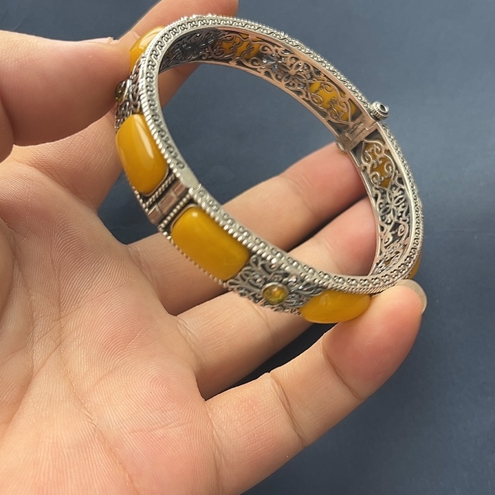 琥珀未镶嵌裸石手镯