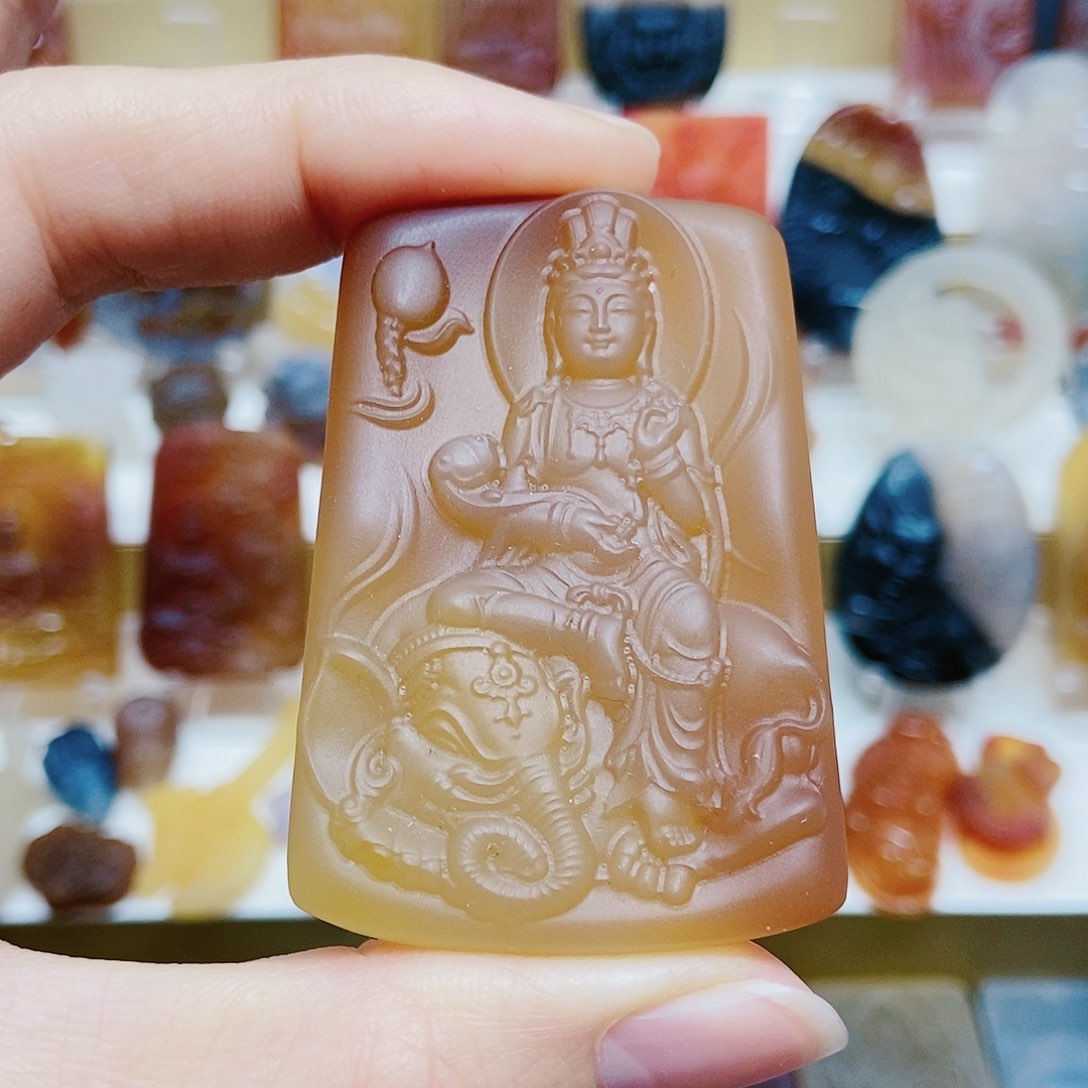 玛瑙/玉髓颈饰未镶嵌燕***泉
