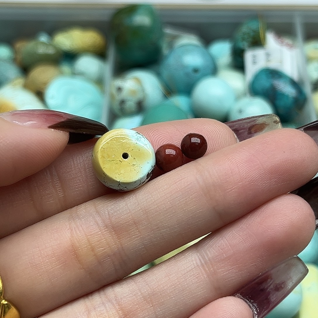 南红玛瑙未镶嵌珠宝奇石