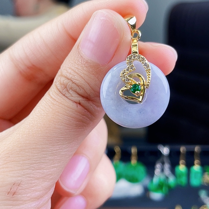 翡翠颈饰未镶嵌饰品