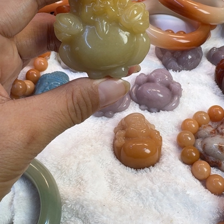 ༺***༻石英岩玉未镶嵌手镯