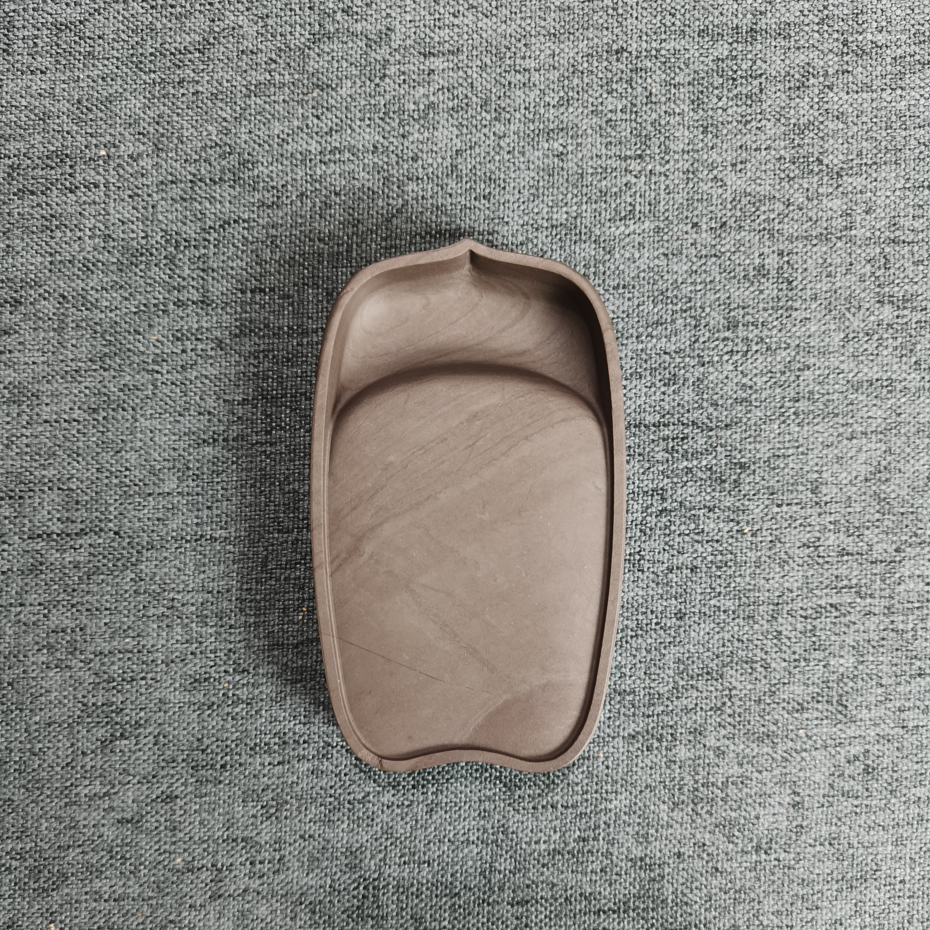 老坑洮砚，喇嘛崖老坑鸊鷉血莲瓣砚，尺寸10.5*6.2*1.5厘米