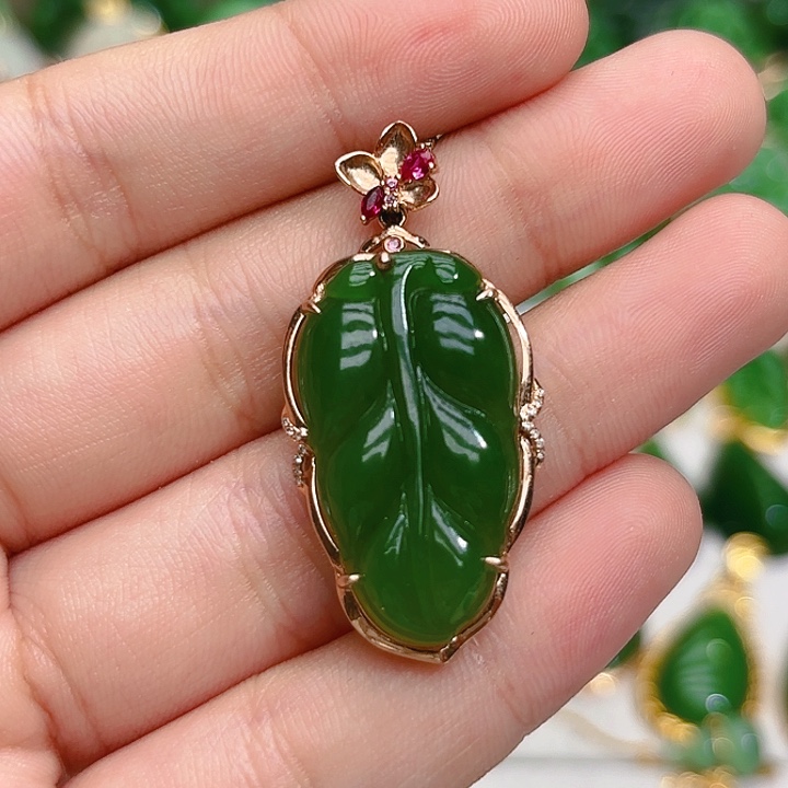 和田玉（碧玉）颈饰18K金镶嵌