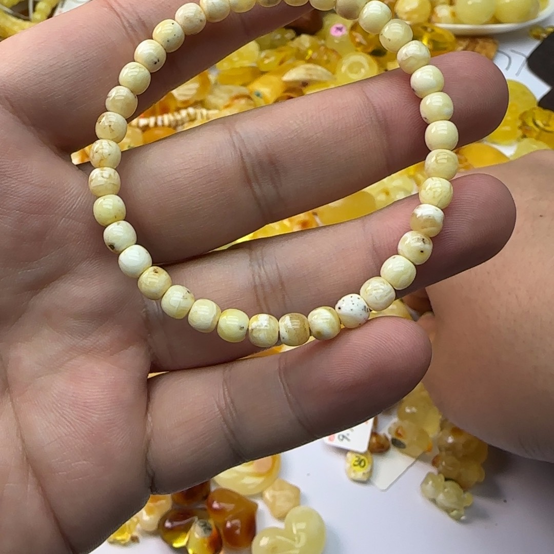 琥珀未镶嵌裸石3.5克5mm微瑕