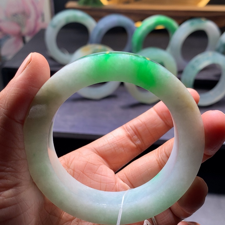 未镶嵌翡翠手镯定制翡翠