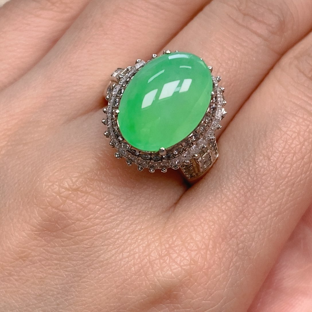 翡翠戒指未镶嵌薰*草翡翠