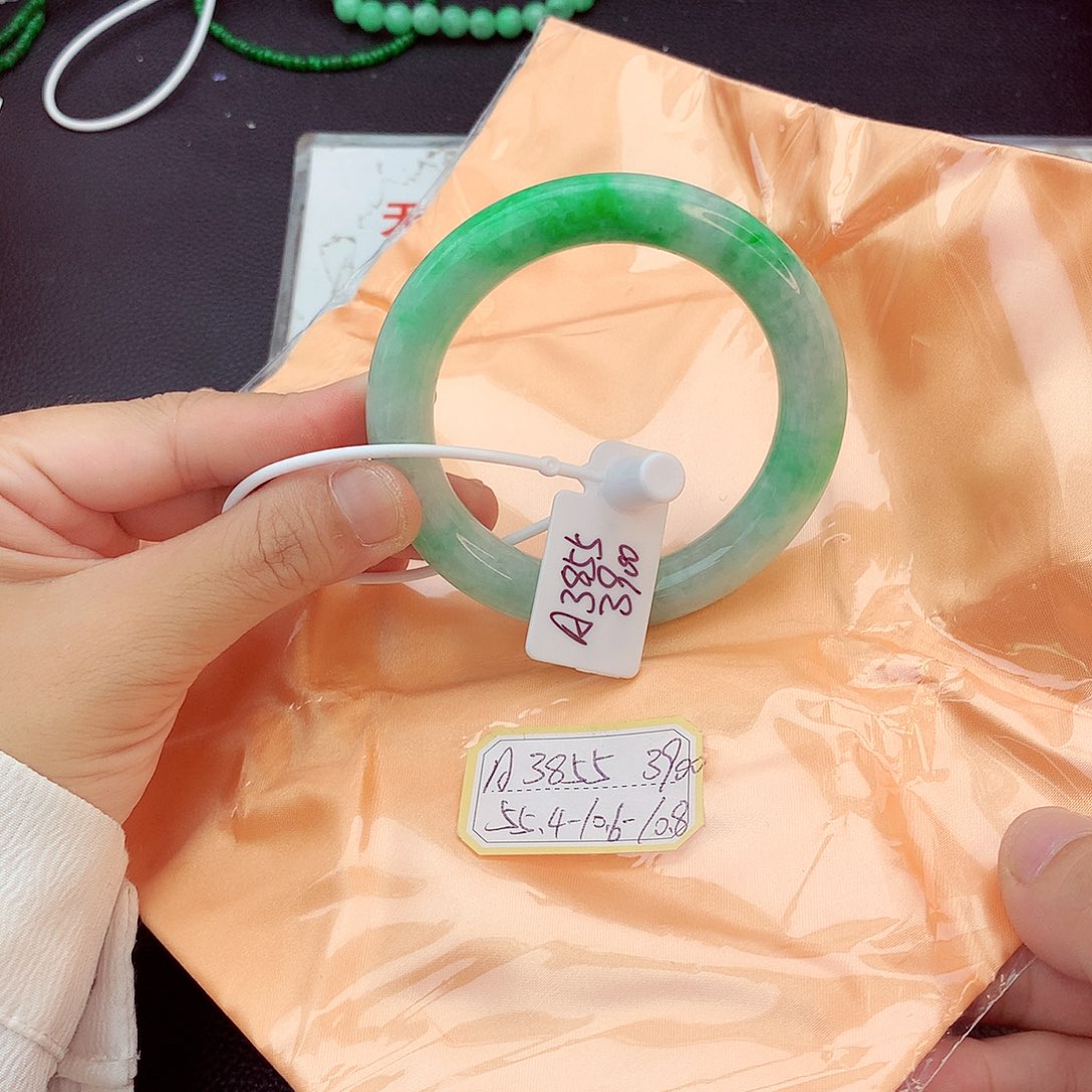 翡翠未镶嵌手镯翡翠