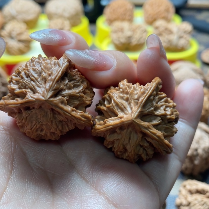 文玩核桃把件34盘山三棱核桃