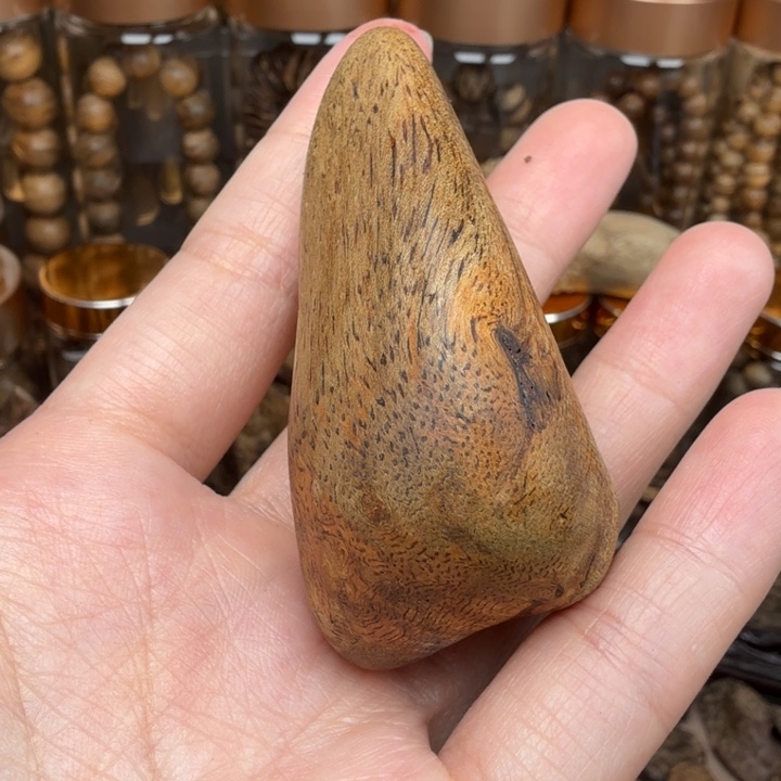 沉香沉香碎屑文莱沉香手把件14克