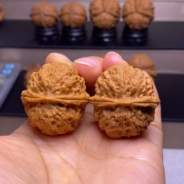 把件文玩核桃珊瑚绣球23