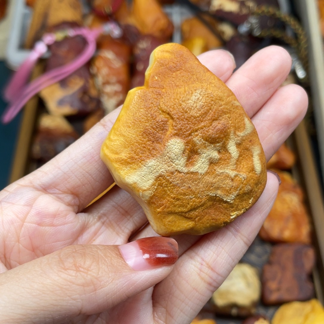 琥珀未镶嵌珠宝奇石