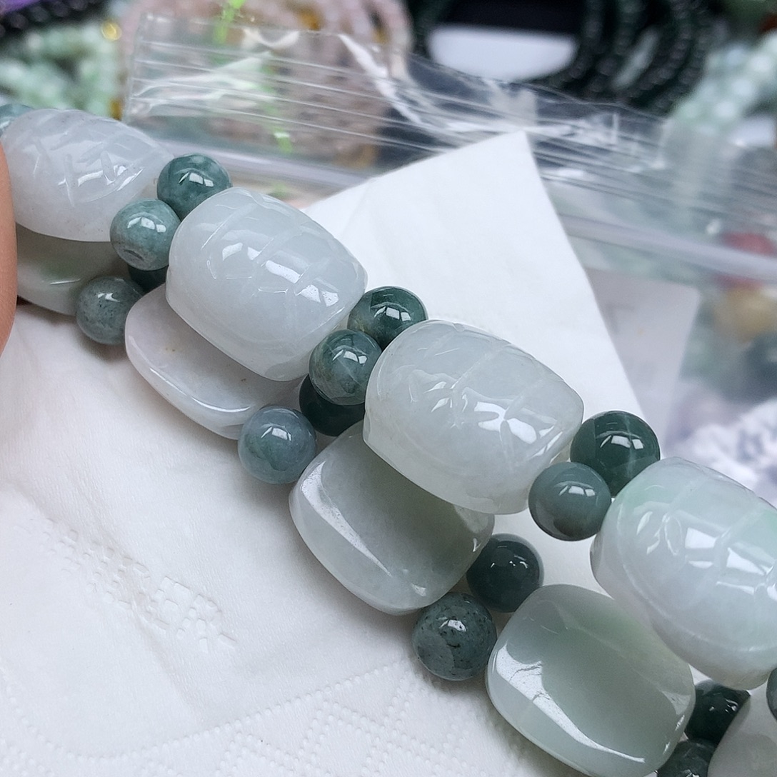 翡翠未镶嵌套链翡翠吊坠