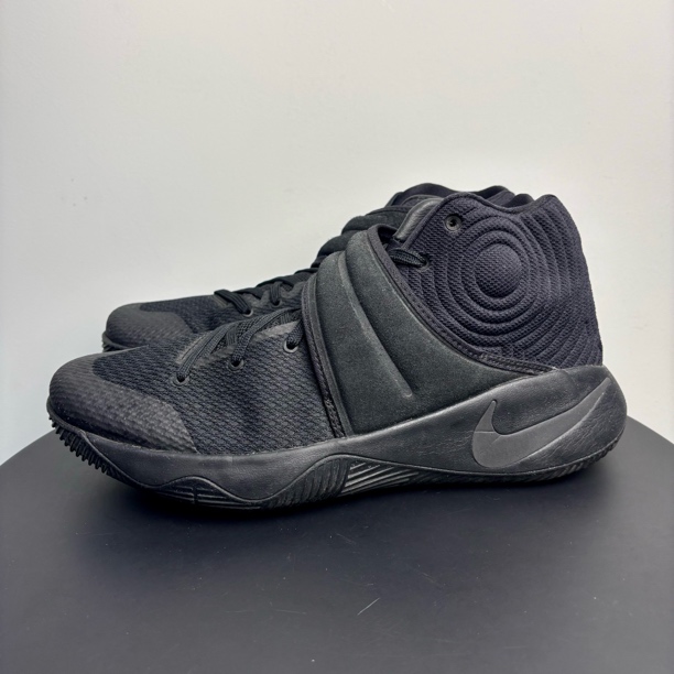 95新 NIKE/耐克 45码 欧文2 黑魂 保真 中古篮球鞋