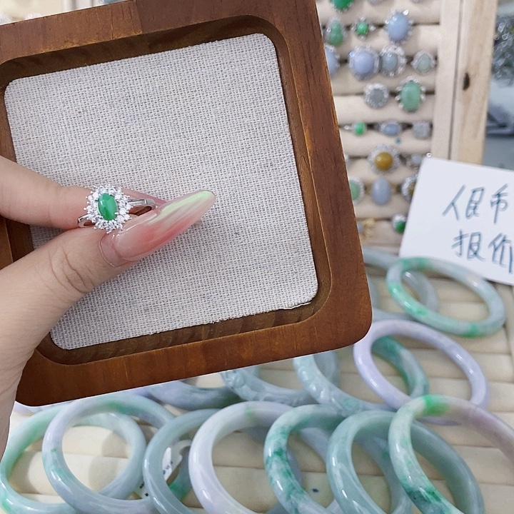 翡翠未镶嵌颈饰天然翡翠Ａ货