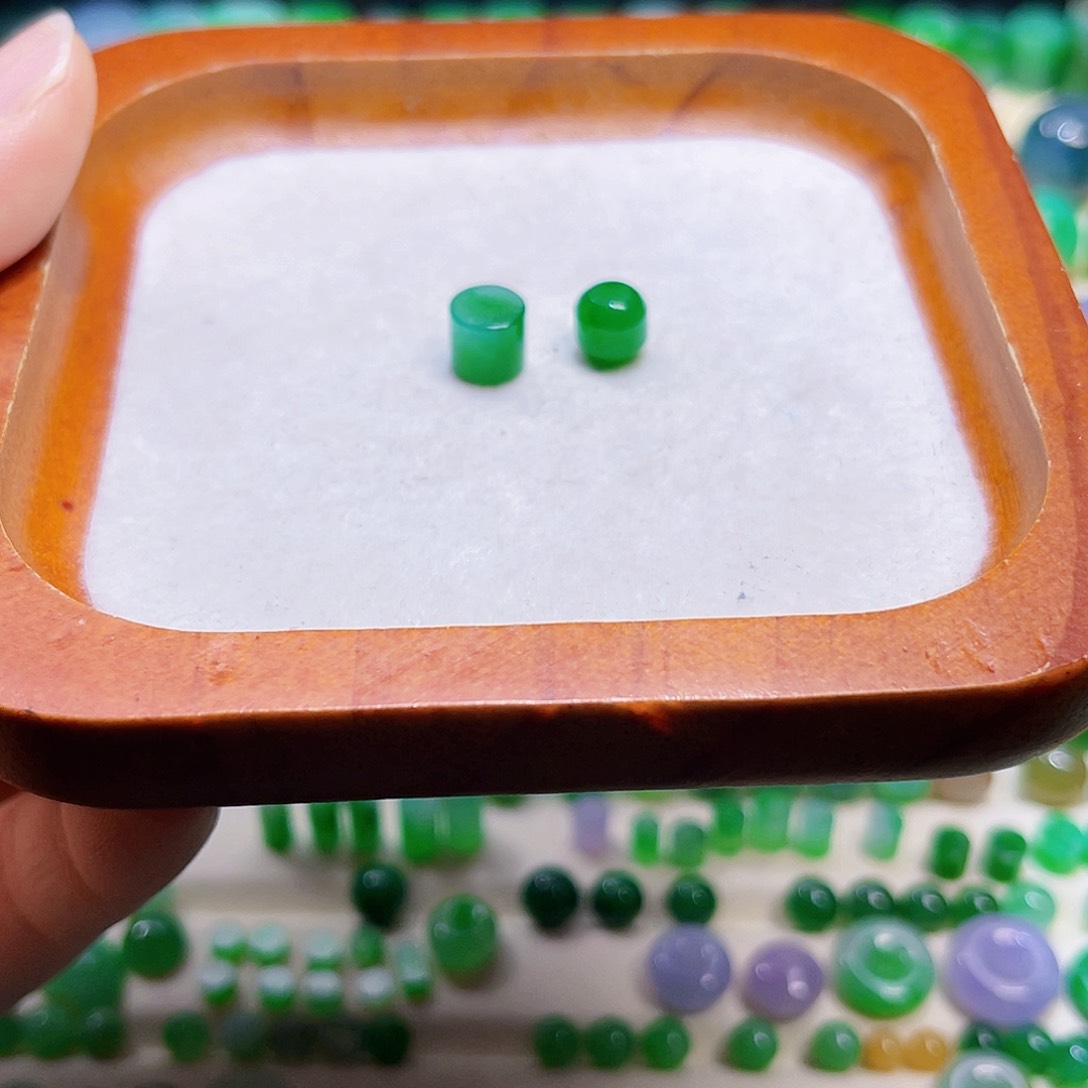 翡翠散珠猪**泡天然缅甸翡翠珠子