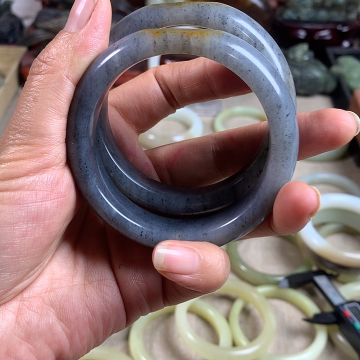 可***乐和田玉（糖玉）未镶嵌颈饰