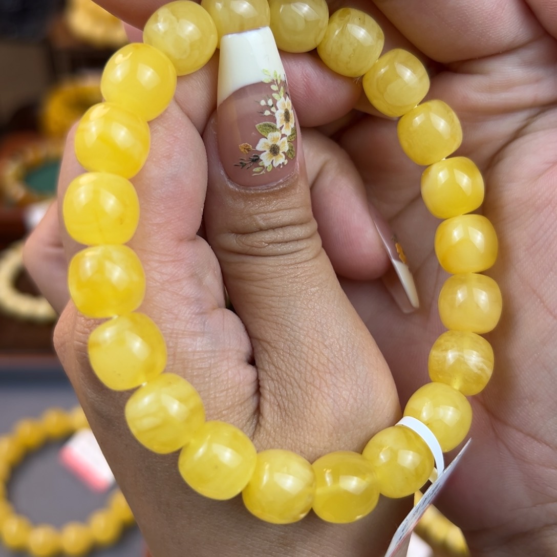 琥珀裸石未镶嵌jjbnnnnnmm