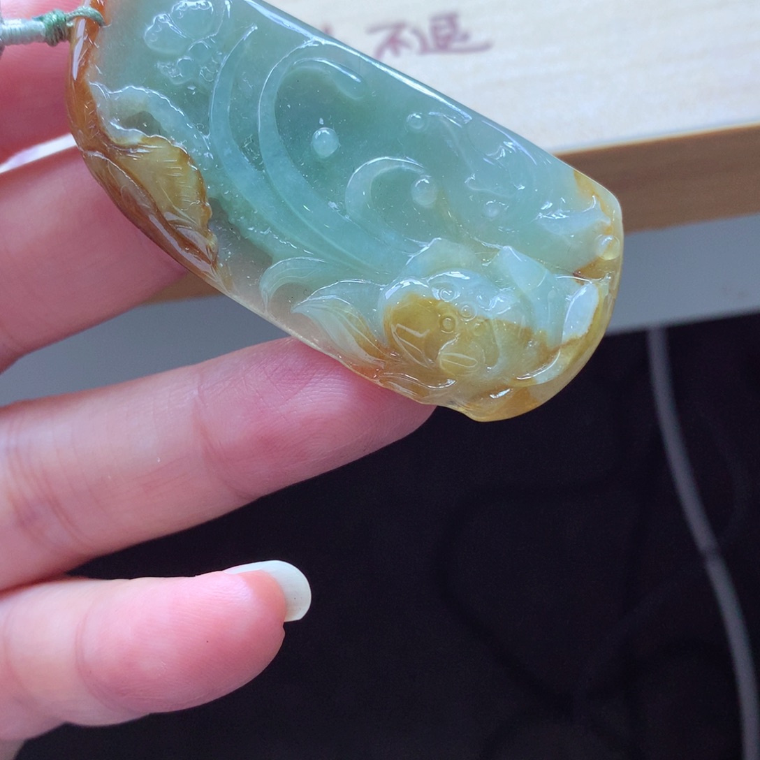 翡翠颈饰未镶嵌吊坠