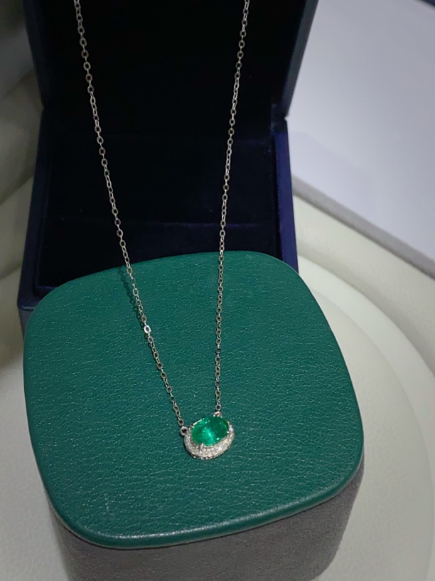 18K金镶嵌祖母绿项链锁骨链